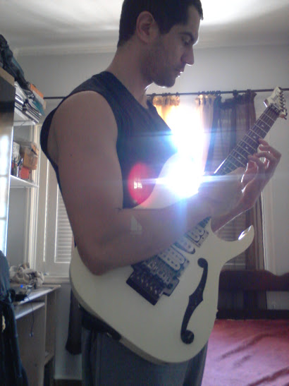 Tocando no Quarto